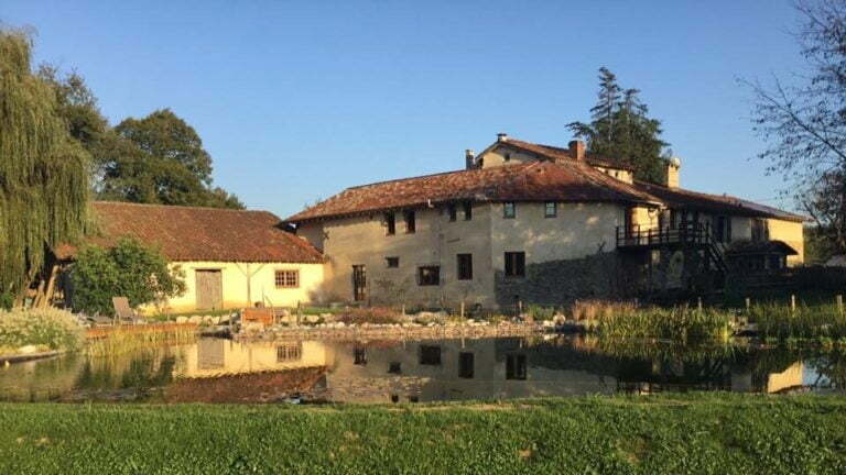 Phipps-pool-and-moulin-e1591332951358