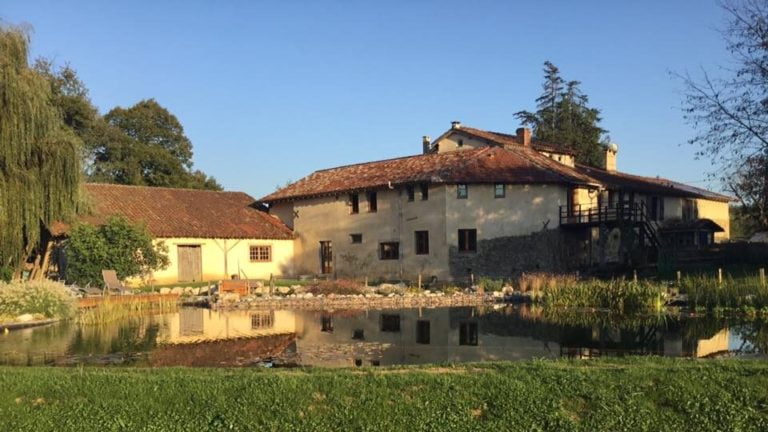 Phipps-pool-and-moulin-e1591332951358